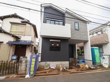 【東京都/練馬区春日町】練馬区春日町二丁目 新築戸建 建築中の外観