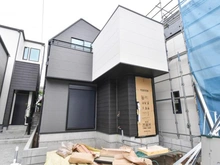 【千葉県/市川市香取】市川市香取1丁目 新築戸建て3号棟 建築中の外観：全3棟／中央