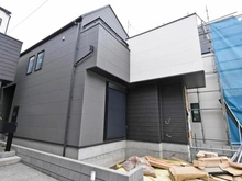 【千葉県/市川市香取】市川市香取1丁目 新築戸建て3号棟 建築中の外観：全2棟／手前側
