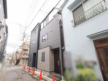 【東京都/江東区大島】江東区大島七丁目　新築戸建て　B号棟 外観：建物中央　全2棟／手前側