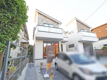 【東京都/狛江市東野川】狛江市東野川1丁目 新築戸建て2号棟 外観：全2棟/中央
