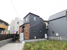 【東京都/江戸川区篠崎町】江戸川区篠崎町3丁目　新築戸建　5号棟 外観：全4棟　写真中央