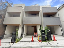 【東京都/渋谷区本町】渋谷区本町6丁目 新築戸建て C号棟 外観：全4区画/左から2番目が対象物件です