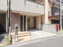 【東京都/板橋区栄町】板橋区栄町　中古戸建 アプローチ