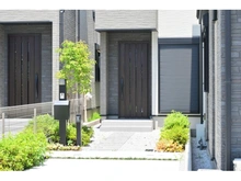 【埼玉県/川越市稲荷町】レーベンフラッツ上福岡GRAN VILLA 3号棟 玄関