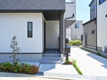 【埼玉県/川越市大字藤間】レーベンプラッツ上福岡II 9号棟 玄関