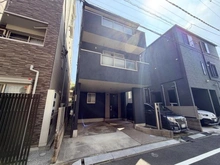 【東京都/足立区綾瀬】綾瀬1丁目戸建て 外観：写真中央