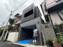 【東京都/渋谷区西原】渋谷区西原2丁目新築戸建て 外観：写真中央