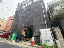 【東京都/足立区関原】関原2丁目新築戸建て 建築中の外観