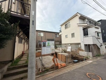 【東京都/目黒区緑が丘】目黒区緑が丘3丁目 新築一戸建て 建築中の外観