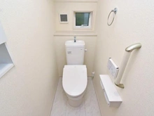 【東京都/町田市鶴川】町田市鶴川4丁目　新築一戸建て　2号棟 / 全2棟 トイレ：1階