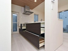 【東京都/町田市鶴川】町田市鶴川4丁目　新築一戸建て　2号棟 / 全2棟 キッチン：収納