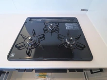 【神奈川県/相模原市緑区橋本】～新築戸建～ 相模原市緑区橋本7丁目3期　2号棟 キッチン：三口コンロ