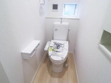 【神奈川県/相模原市中央区陽光台】相模原市中央区陽光台2丁目新築戸建　 2号棟 トイレ：1階