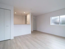 【神奈川県/相模原市中央区陽光台】相模原市中央区陽光台2丁目新築戸建　 2号棟 リビング・ダイニング