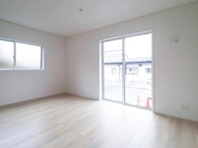 【神奈川県/相模原市中央区陽光台】相模原市中央区陽光台2丁目新築戸建　 2号棟 リビング・ダイニング