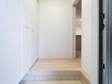 【神奈川県/相模原市中央区陽光台】相模原市中央区陽光台2丁目新築戸建　3号棟 玄関