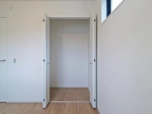 【神奈川県/座間市座間】座間市座間1丁目新築戸建　1号棟 収納：洋室