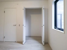 【神奈川県/座間市座間】座間市座間1丁目新築戸建　2号棟 収納：洋室