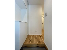 【神奈川県/大和市中央林間】大和市中央林間1丁目 新築戸建てB号棟 玄関