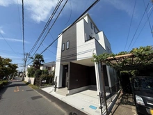 【神奈川県/相模原市南区旭町】相模原市南区旭町 新築一戸建て A号棟 / 全2棟 外観：写真中央／全2棟