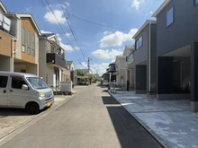 【神奈川県/厚木市妻田東】厚木市妻田東2丁目　新築戸建　1号棟 前面道路