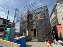 【神奈川県/相模原市南区新戸】新築戸建　相模原市南区新戸第13　5号棟 建築中の外観：全6棟
