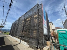 【神奈川県/相模原市南区新戸】新築戸建　相模原市南区新戸第13　5号棟 建築中の外観：全6棟