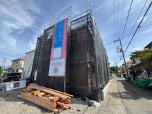 【神奈川県/相模原市南区新戸】新築戸建　相模原市南区新戸第13　6号棟 建築中の外観：中央/全6棟
