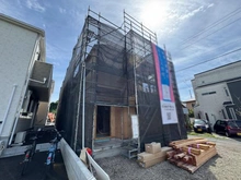 【神奈川県/相模原市南区新戸】新築戸建　相模原市南区新戸第13　6号棟 建築中の外観：中央/全6棟