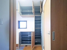 【神奈川県/相模原市南区御園】相模原市南区御園5丁目　戸建て 収納：玄関