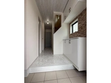 【神奈川県/大和市西鶴間】大和市西鶴間7丁目新築戸建て7号棟 玄関