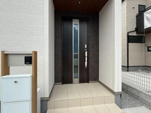 【神奈川県/大和市西鶴間】大和市西鶴間7丁目新築戸建て7号棟 玄関