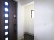 【東京都/町田市忠生】町田市忠生2丁目 新築一戸建て 1号棟 / 全3棟 玄関:シューズインクローゼット