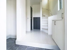 【東京都/町田市忠生】町田市忠生2丁目 新築一戸建て 2号棟 / 全3棟 玄関