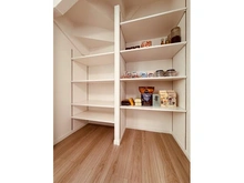 【神奈川県/相模原市緑区橋本】相模原市緑区橋本8丁目 新築戸建て 収納:キッチン
※家具・調度品等は本体価格に含まれません。