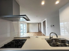 【東京都/町田市成瀬台】町田市成瀬台　新築戸建て キッチン：奥：LDK