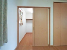 【神奈川県/海老名市東柏ケ谷】海老名市東柏ケ谷4丁目　中古戸建て 収納：洋室（ウォークインクローゼット）