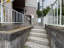 【神奈川県/大和市下鶴間】大和市下鶴間　戸建 アプローチ