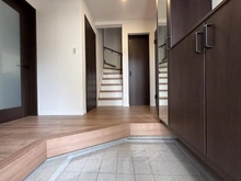 【神奈川県/大和市下鶴間】大和市下鶴間　戸建 玄関