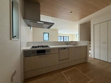 【神奈川県/海老名市杉久保南】海老名市杉久保南3丁目新築戸建て1号棟 キッチン