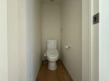 【神奈川県/海老名市杉久保南】海老名市杉久保南3丁目新築戸建て1号棟 トイレ