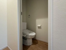 【神奈川県/海老名市杉久保南】海老名市杉久保南3丁目新築戸建て1号棟 トイレ