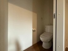 【神奈川県/海老名市杉久保南】海老名市杉久保南3丁目新築戸建て3号棟 トイレ