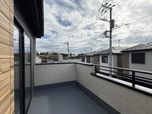 【神奈川県/海老名市杉久保南】海老名市杉久保南3丁目新築戸建て3号棟 バルコニー