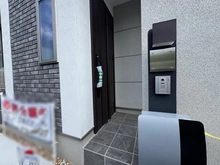 【東京都/町田市相原町】町田市相原町蚕種石　新築戸建2号棟 玄関