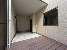 【神奈川県/相模原市南区東林間】相模原市南区東林間2丁目　中古戸建 中庭