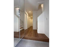 【神奈川県/海老名市上郷】海老名市上郷 3丁目　新築戸建て　3号棟 玄関