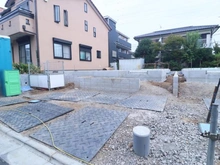 【神奈川県/厚木市南町】厚木市南町　新築戸建て　1号棟 現地（建築前）：写真奥/全2棟