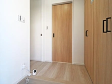 【神奈川県/相模原市緑区久保沢】相模原市緑区久保沢1丁目　新築一戸建て　No.3 / 全4区画 玄関